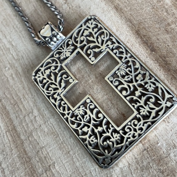 Brighton Cross - Picture 3 of 16